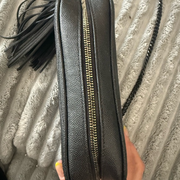 Saint Laurent Paris YSL Monogram Chevron
Mini Lou Bag in peppeled black leather - Picture 4 of 15